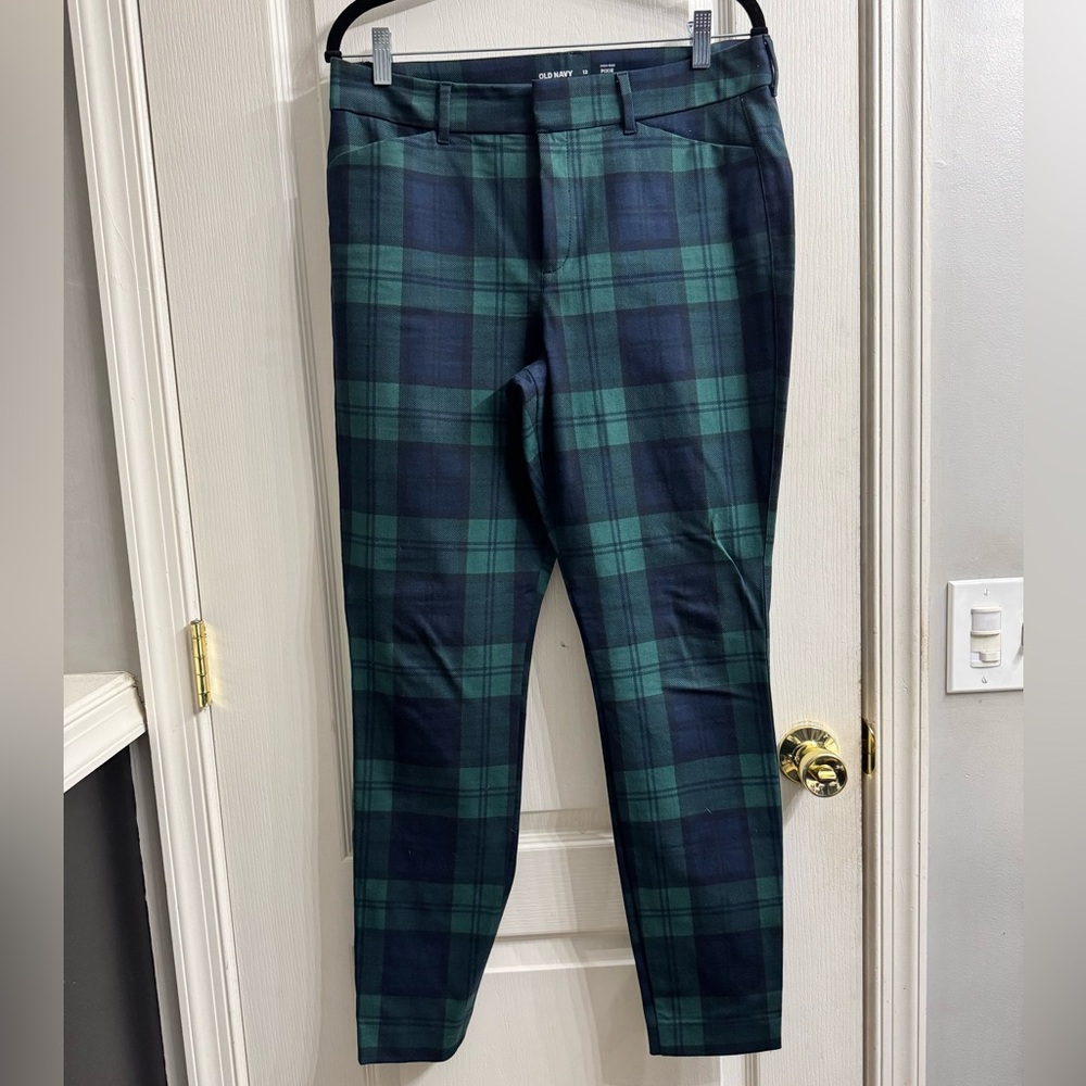 Old Navy High Rise Pixie Pants